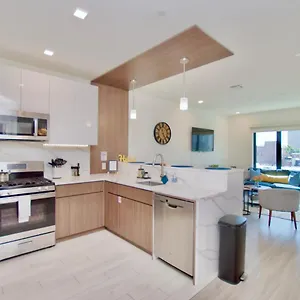 Lux 2br, Free Parking, Walk To Prudential Center Min To Nyc & More Apartment Newark